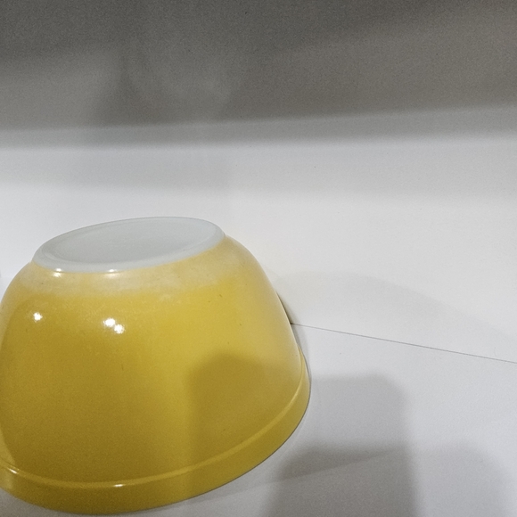 Pyrex Yellow Bowl #402 - Picture 11 of 14